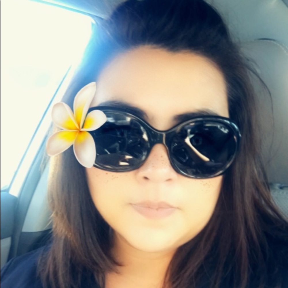 Meet your Posher, Anysia